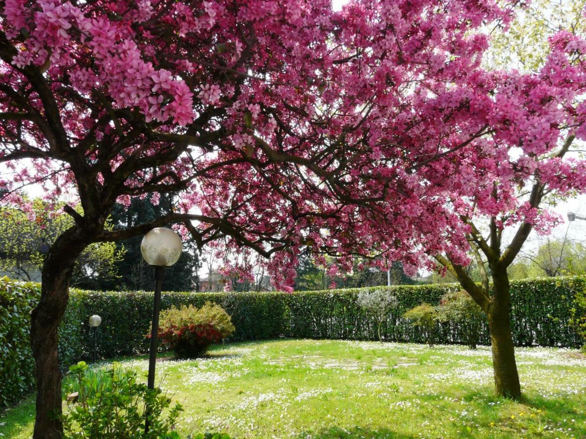 In Giardino B&B Cassina de' Pecchi Экстерьер фото